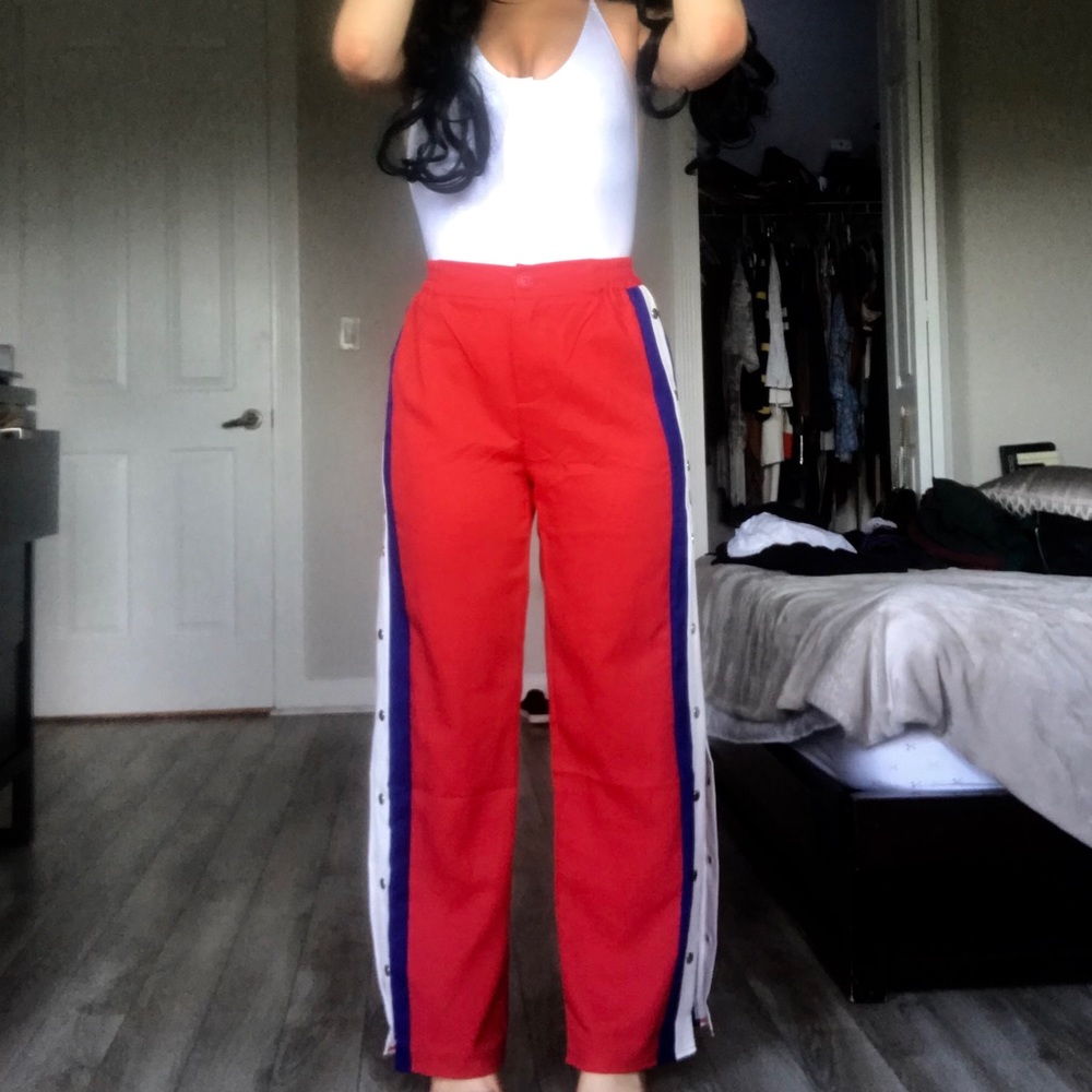 Side button pants american style